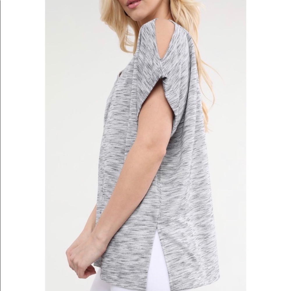 🛍NEW! Short Sleeve Cold Shoulder Top! - Picture 6 of 6